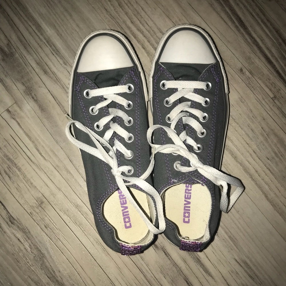 Grey converse